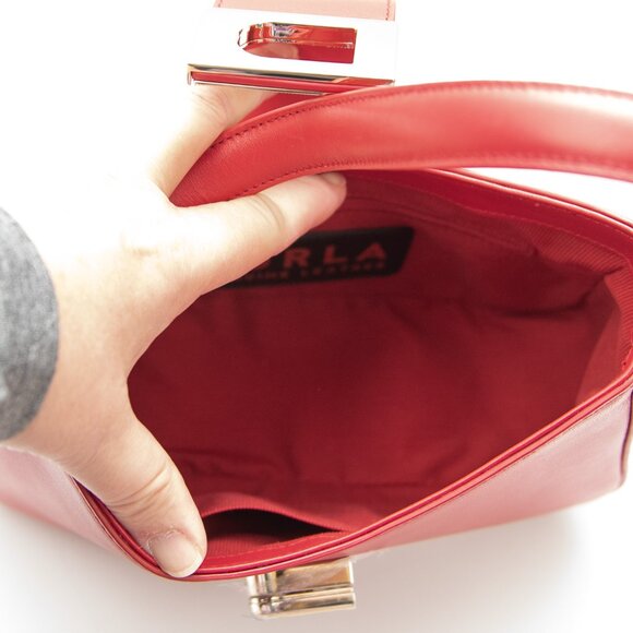 Furla 1927 Wave Shoulder Bag Leather Purse Gold Hardware Candy Red Like New - Picture 8 of 12